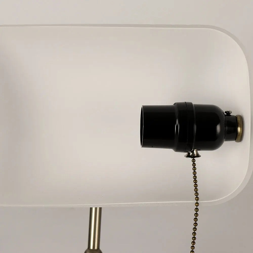 Classical Vintage Table Lamp — alternate product view 8